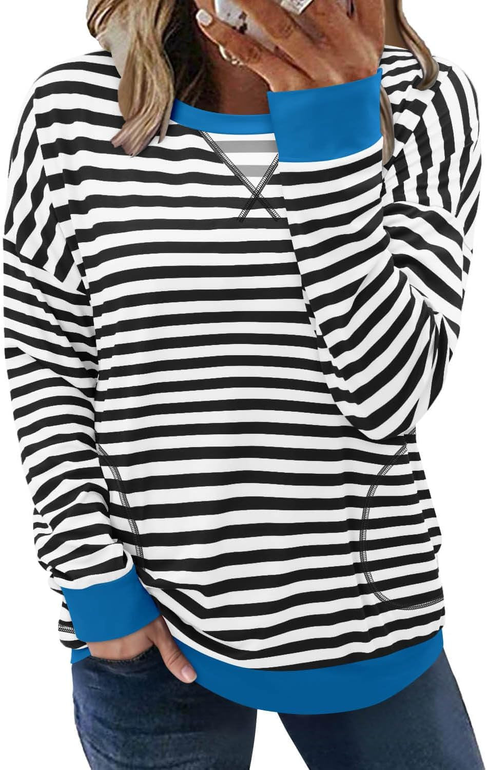 Women's Casual Crewneck Sweatshirt - Loose Fit Long Sleeve Top