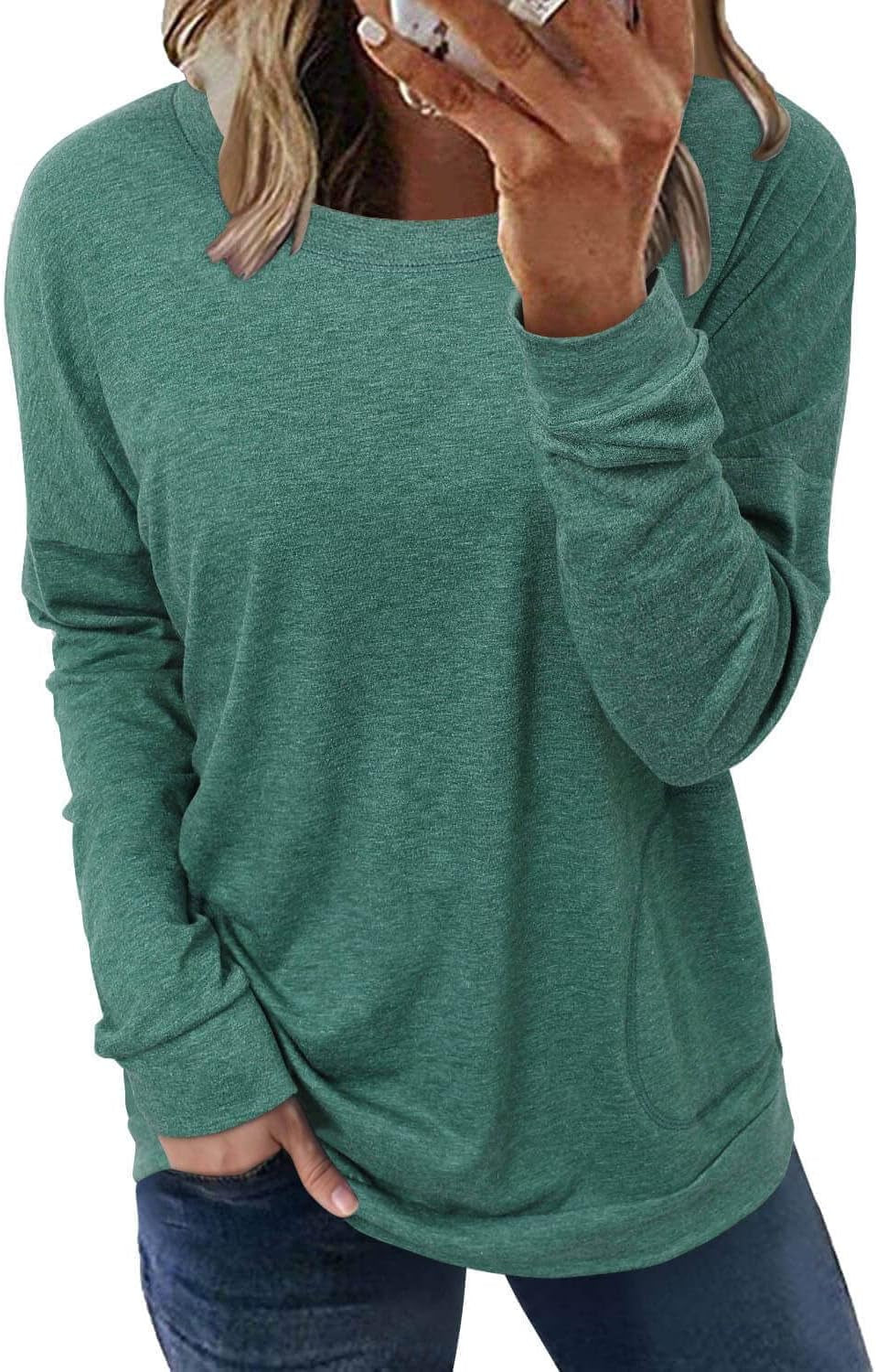 Women's Casual Crewneck Sweatshirt - Loose Fit Long Sleeve Top